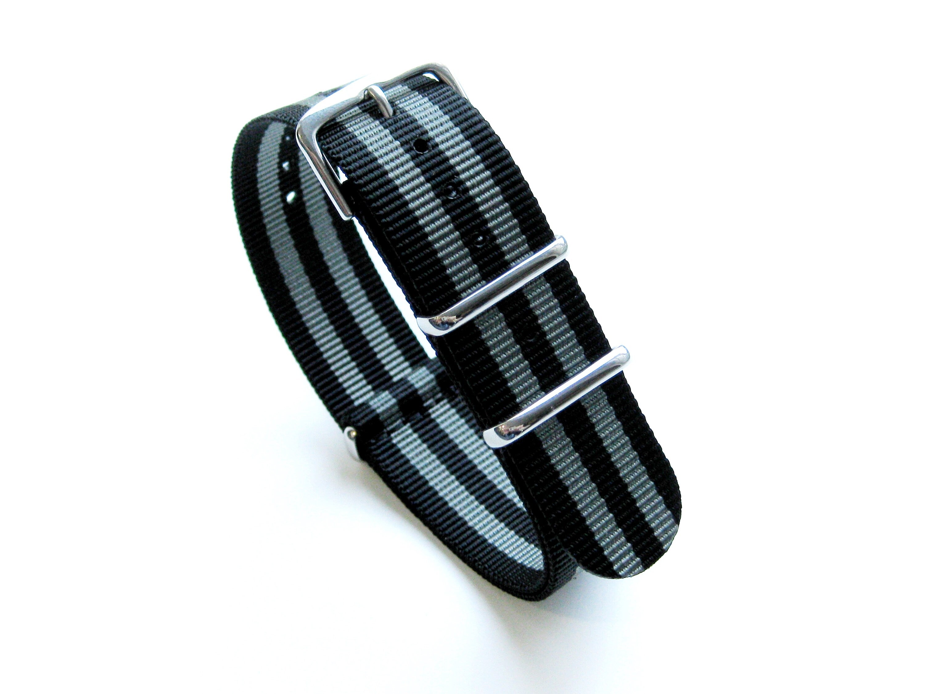 22mm 20mm 24mm Durable Long Lasting Nylon Band Strap for Luxury Sports and Casual Watches - Waterproof and Washable (NYL-BGRY)